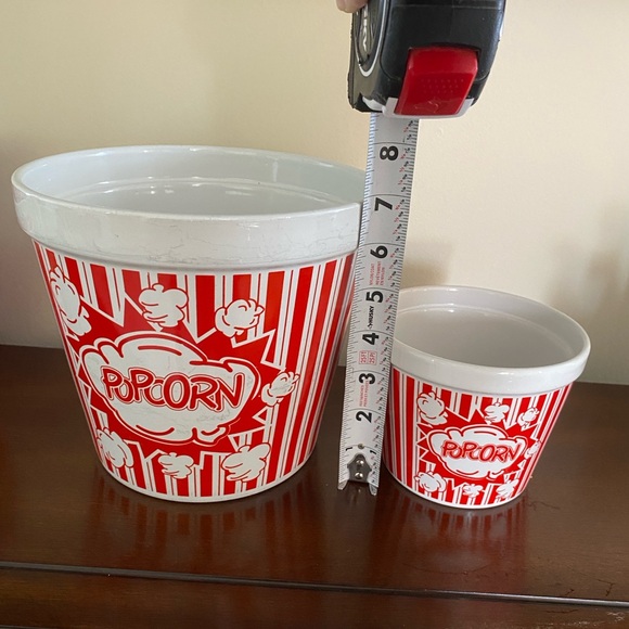 Final Touch Red and White Container - Picture 2 of 3